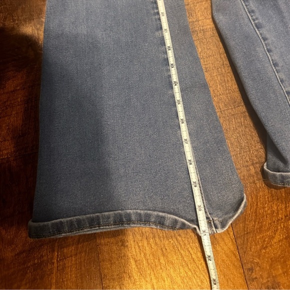 Set of Four Denim Jeans - Picture 14 of 16